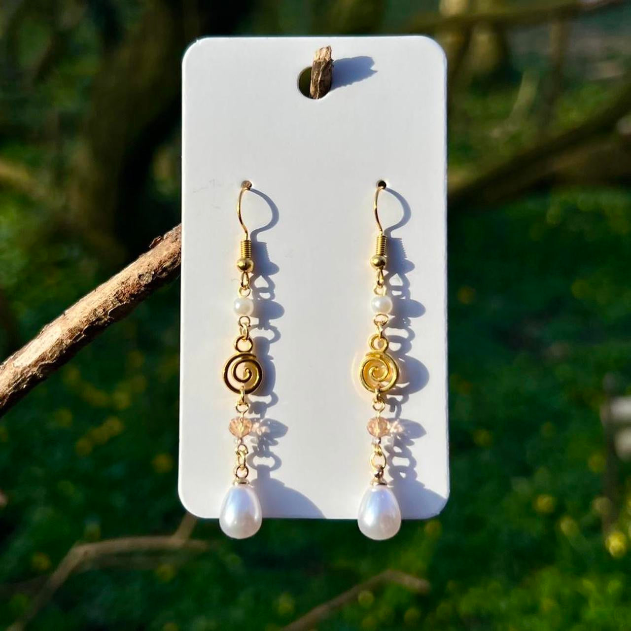 Swirl dangles