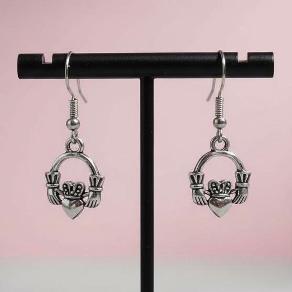 Claddagh Minimalist earrings