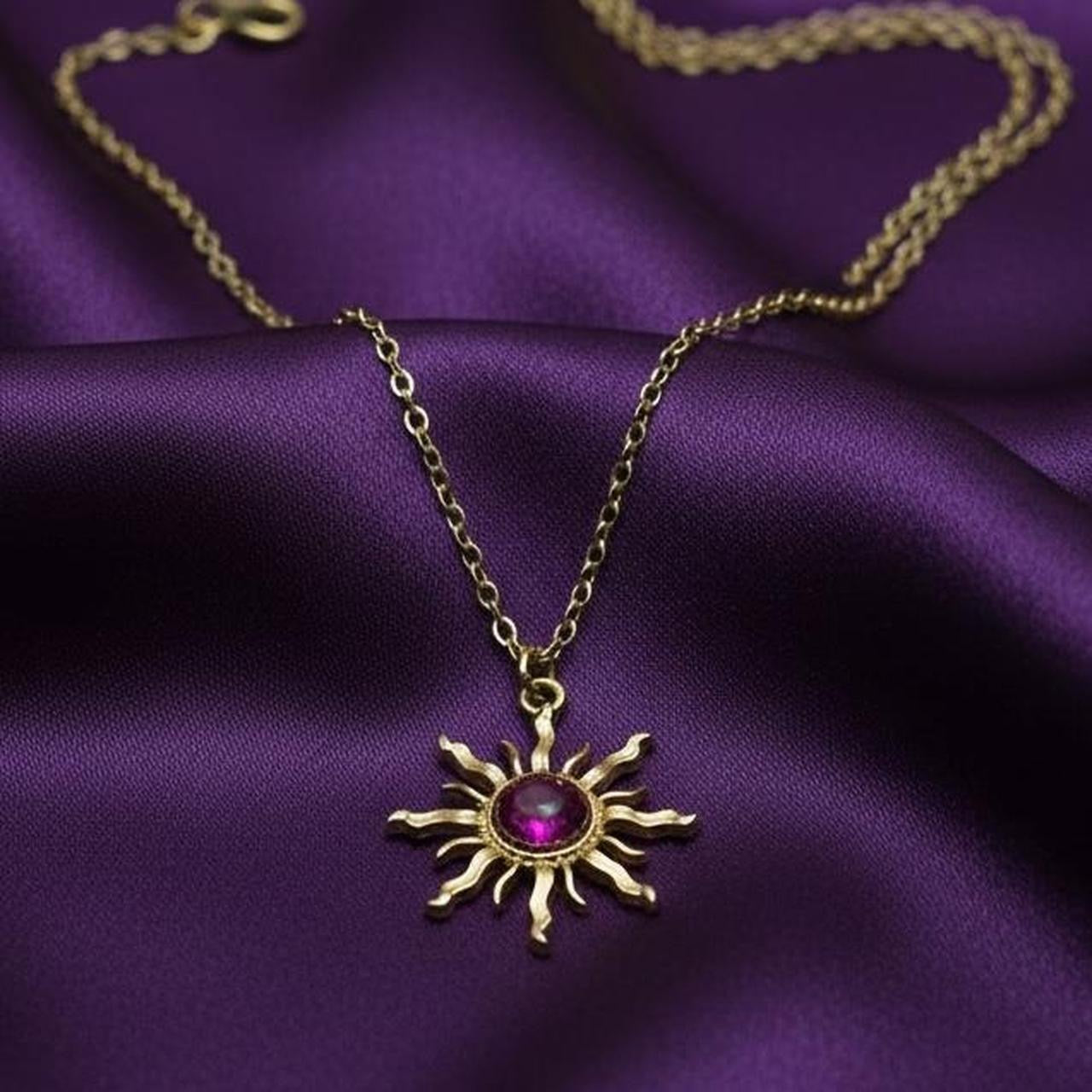 Sun necklace with gem