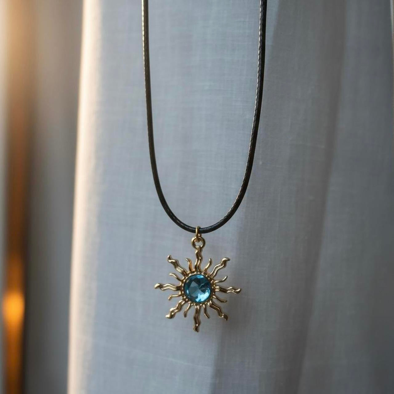 Sun necklace with gem