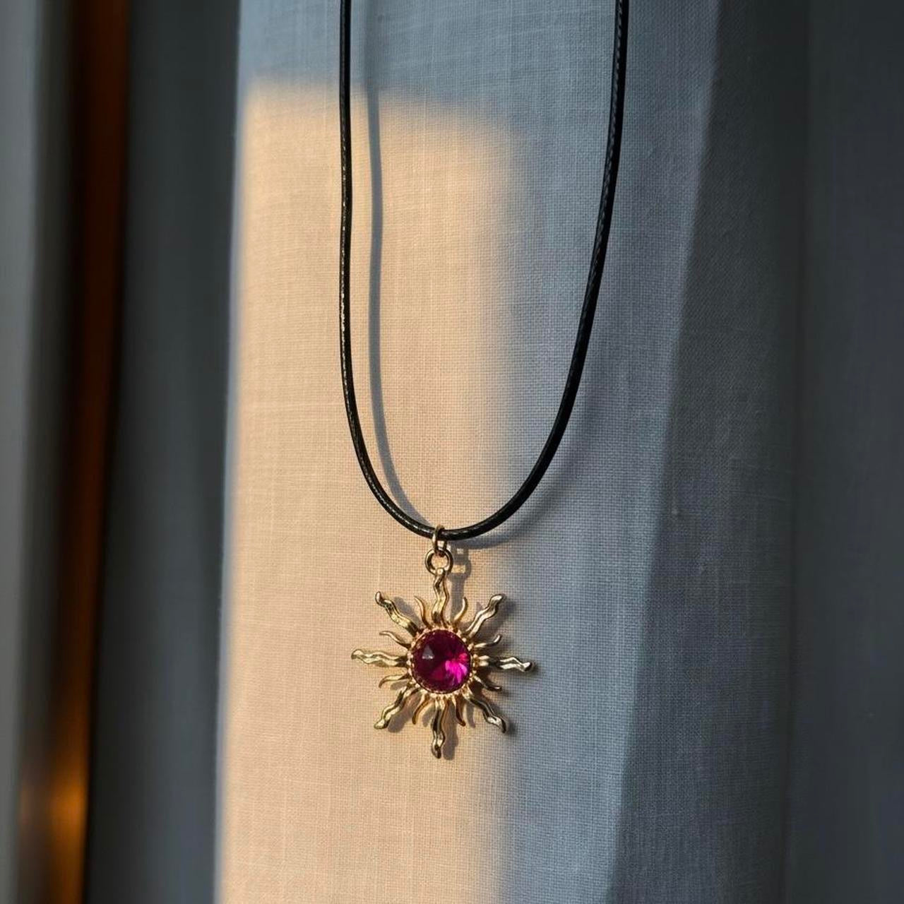 Sun necklace with gem