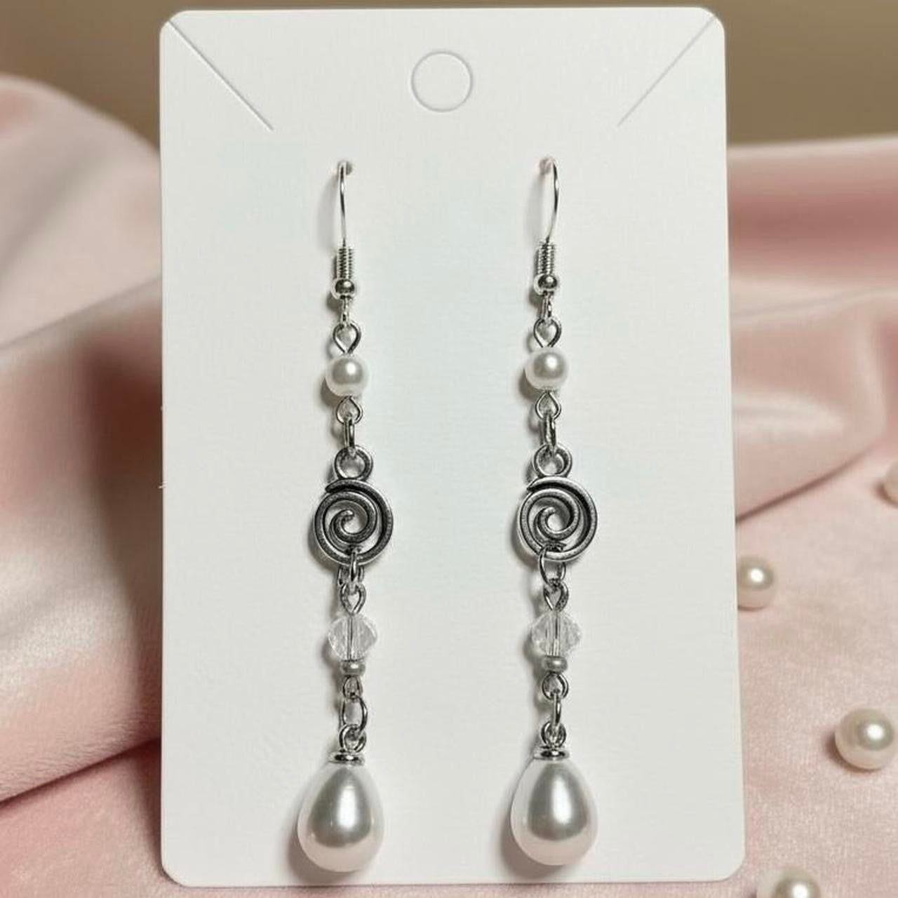 Swirl dangles