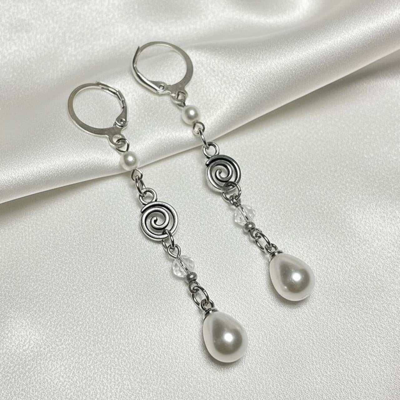 Swirl dangles