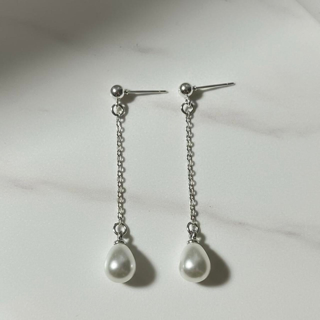 Pearl drop studs