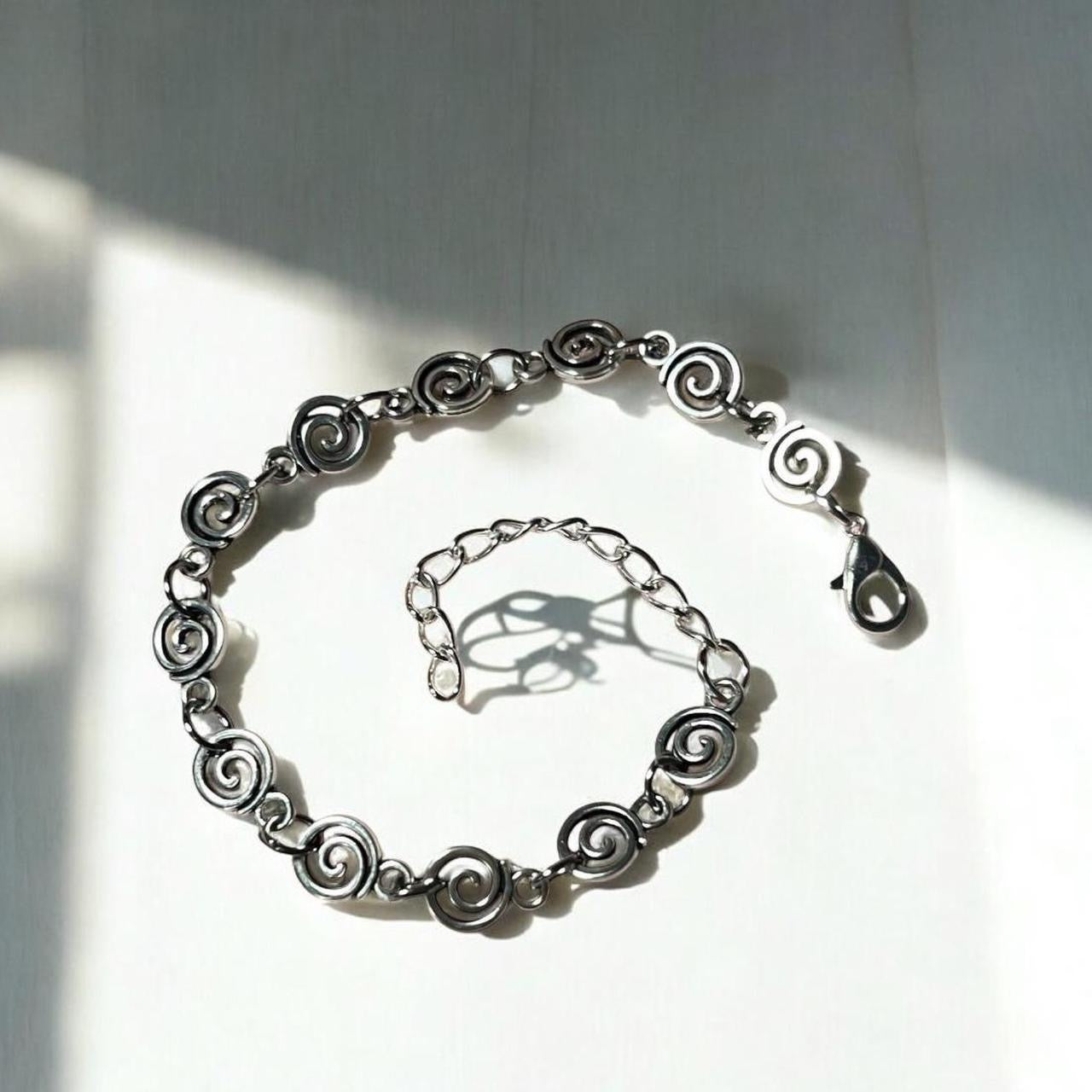 Swirl chain bracelet